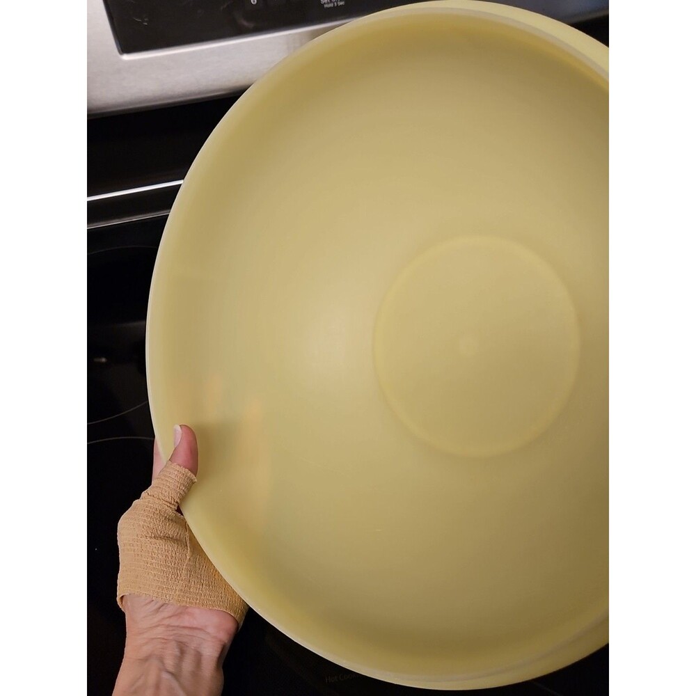 Vintage Tupperware Fix N Mix Bowl Yellow 13” #274-5 w/ Lid #224-1 EUC - Picture 5 of 10